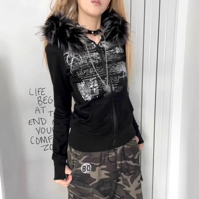 Kapucinis džemperis su kailio apykakle ir rhinestones, siauras siluetas, priekyje užtrauktukas, poliesterio audinys, retro laisvalaikio stilius