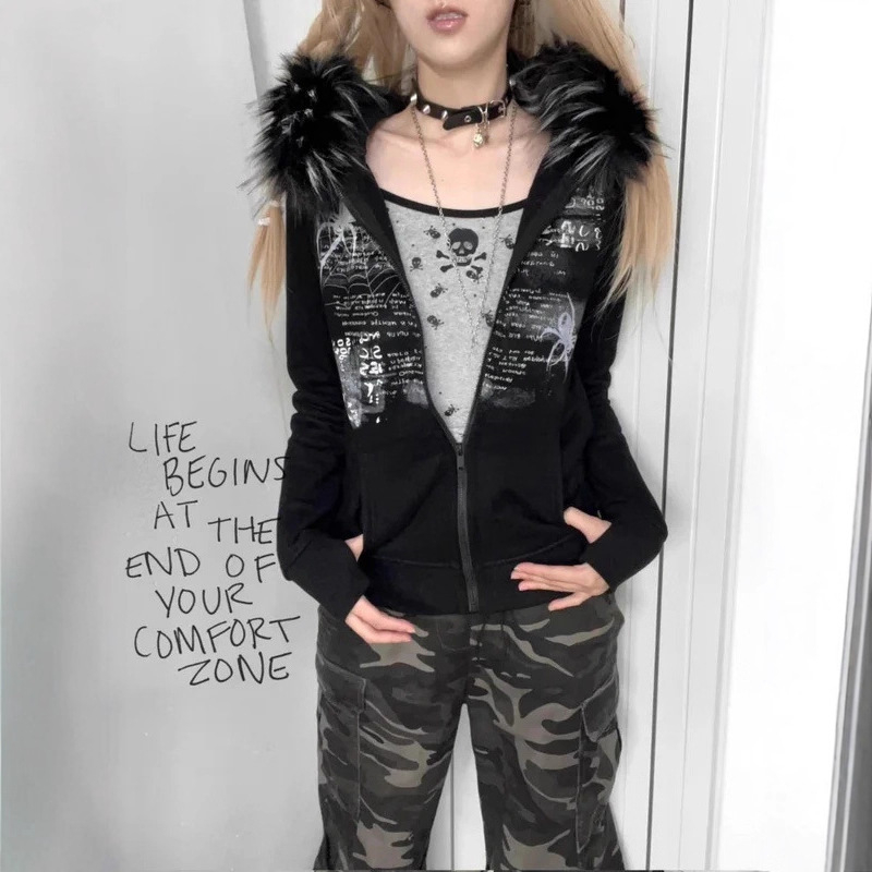 Kapucinis džemperis su kailio apykakle ir rhinestones, siauras siluetas, priekyje užtrauktukas, poliesterio audinys, retro laisvalaikio stilius