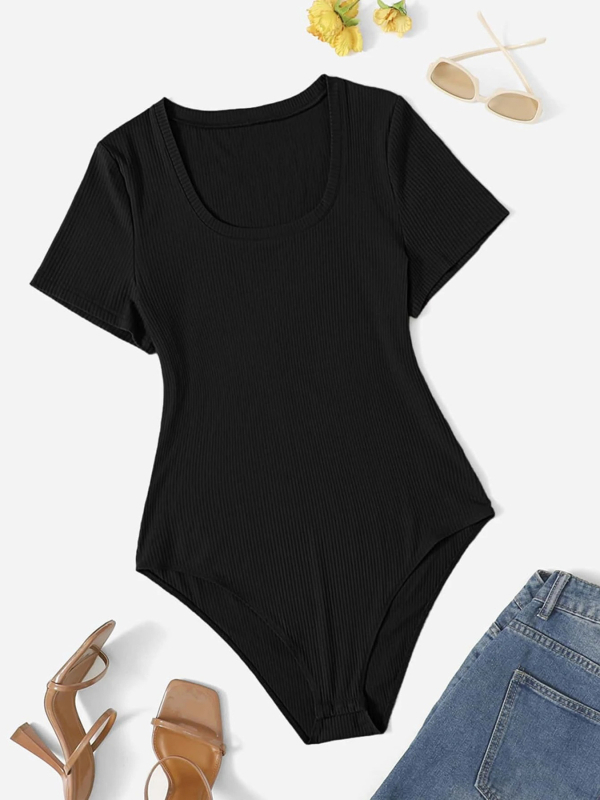 Plus veličine ženski kombinezon, elegantan i profinjen, poliester, okrugli izrez, rukav ¾, tijesan kroj, gumbi