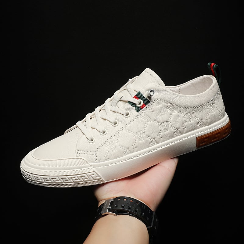 Jintaili Board Shoes: Augšējā daļa no augstākās kvalitātes ādas, Oderējums no otrās kārtas cūkas ādas, Galvaskausa raksts, Šņorēm, Unisex