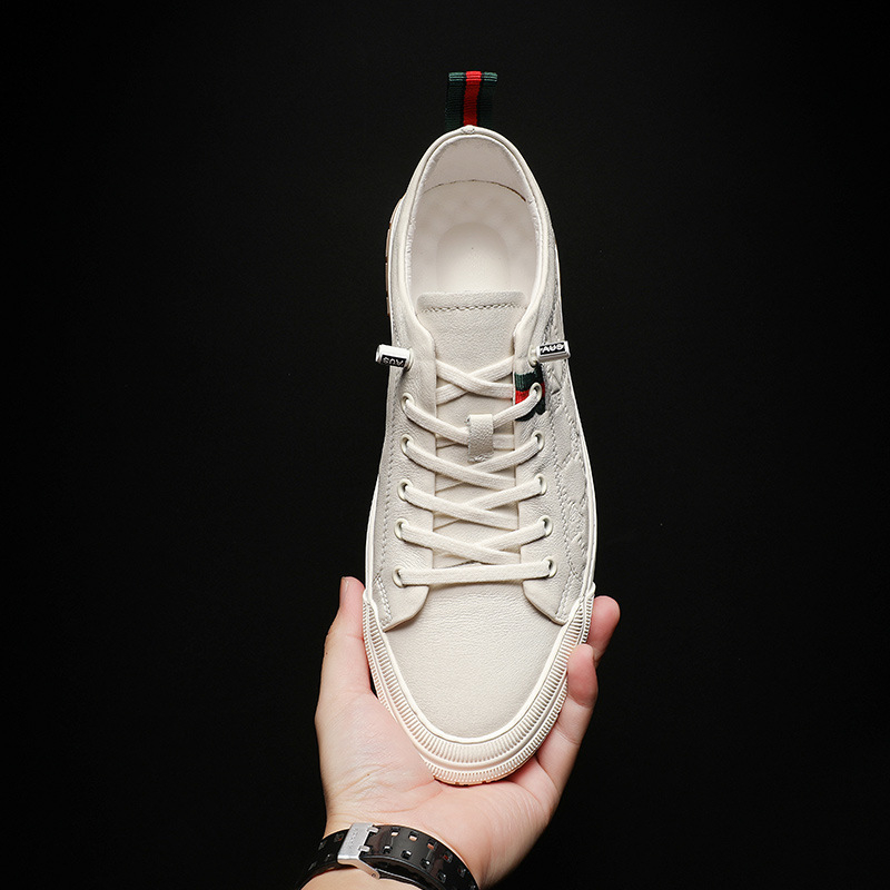 Jintaili Board Shoes: Augšējā daļa no augstākās kvalitātes ādas, Oderējums no otrās kārtas cūkas ādas, Galvaskausa raksts, Šņorēm, Unisex