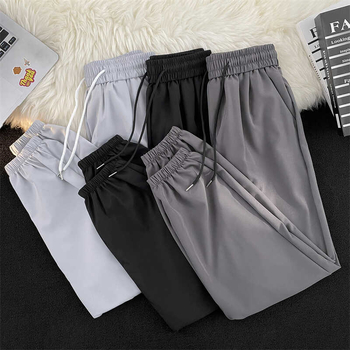 Muške hlače ravnoga kroja, kratke dužine, srednji pojas, brzo-sušeći elastični materijal