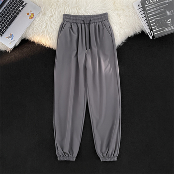 Muške hlače ravnoga kroja, kratke dužine, srednji pojas, brzo-sušeći elastični materijal