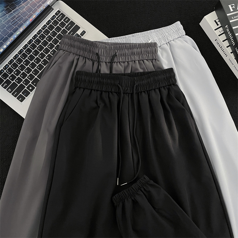 Muške hlače ravnoga kroja, kratke dužine, srednji pojas, brzo-sušeći elastični materijal