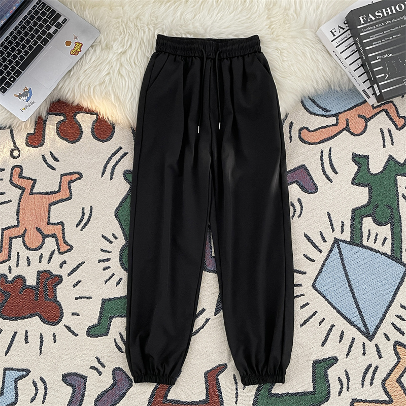 Muške hlače ravnoga kroja, kratke dužine, srednji pojas, brzo-sušeći elastični materijal