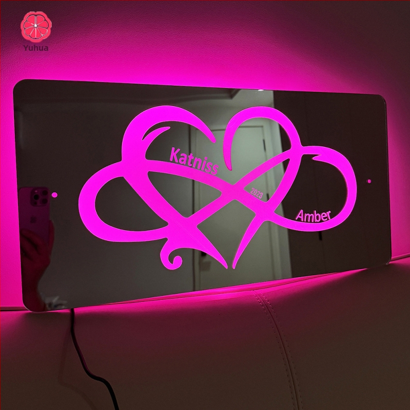 Zrkadlo s gravírovaným menom – prepletené srdce dizajn, akryl, moderný minimalistický štýl, dar pre páry (Deň svätého Valentína, výročie)