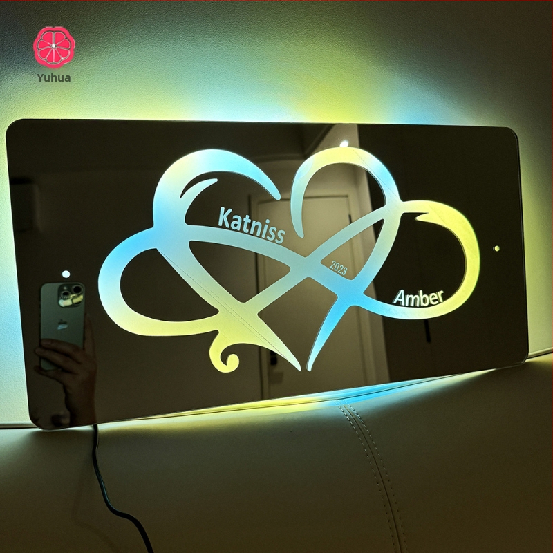 Zrkadlo s gravírovaným menom – prepletené srdce dizajn, akryl, moderný minimalistický štýl, dar pre páry (Deň svätého Valentína, výročie)