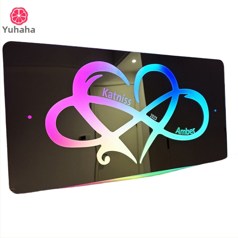 Zrkadlo s gravírovaným menom – prepletené srdce dizajn, akryl, moderný minimalistický štýl, dar pre páry (Deň svätého Valentína, výročie)