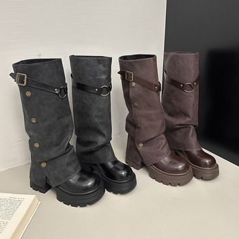 Cizme peste genunchi cu cataramă, partea superioară din PU, talpă din cauciuc, toc gros 3–5 cm, gambă înaltă