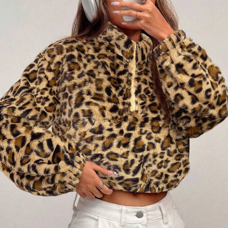 Moteriški leopardų spaudo fleece džemperis su gobtuvu, trumpas kirpimas, ilgos rankovės, apvalus kaklas, 95% poliesteris