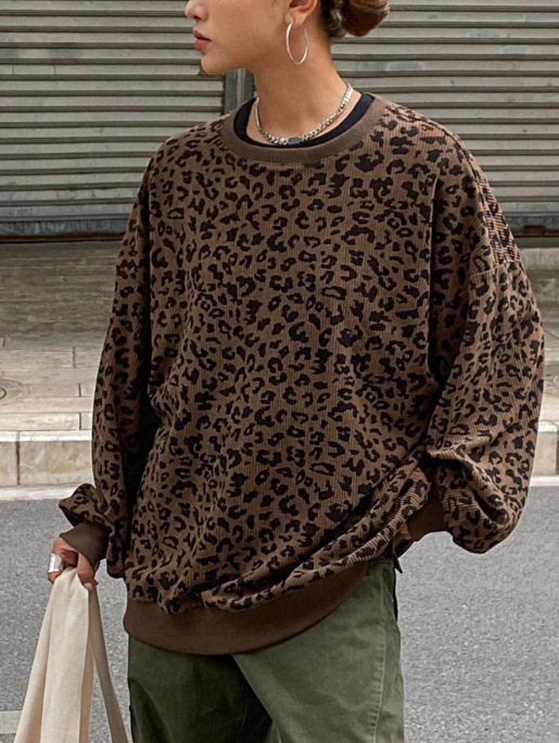 Leopardų prints cordurojų džemperis su laisvu kirpimu, apvalus kaklas, ilgos rankovės, gatvės stilius, ruduo 2025