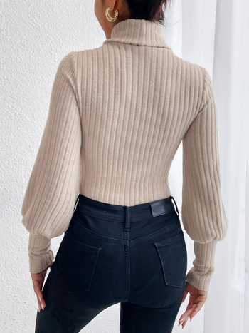 Sieviešu bodijs bodycon ar augstu kaklu, garām piedurknēm, poliestera-elastāna maisījums