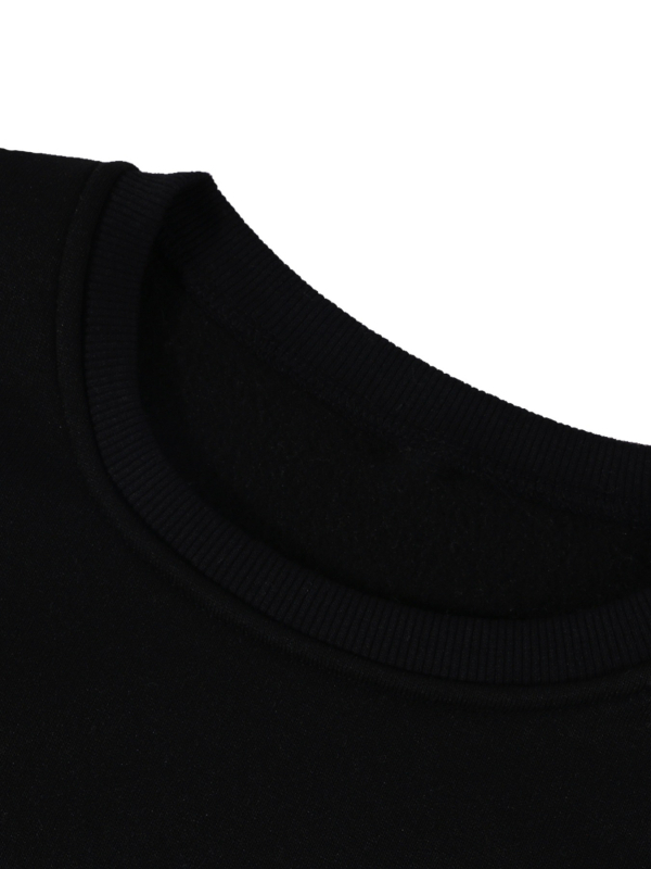 Sievietēm puloveris-svīteris ar Whitebeard pirātu kaula un zobena grafiku, garās piedurknes, apaļš kaklaizgriezums, brīvās piegrieznes, poliesters