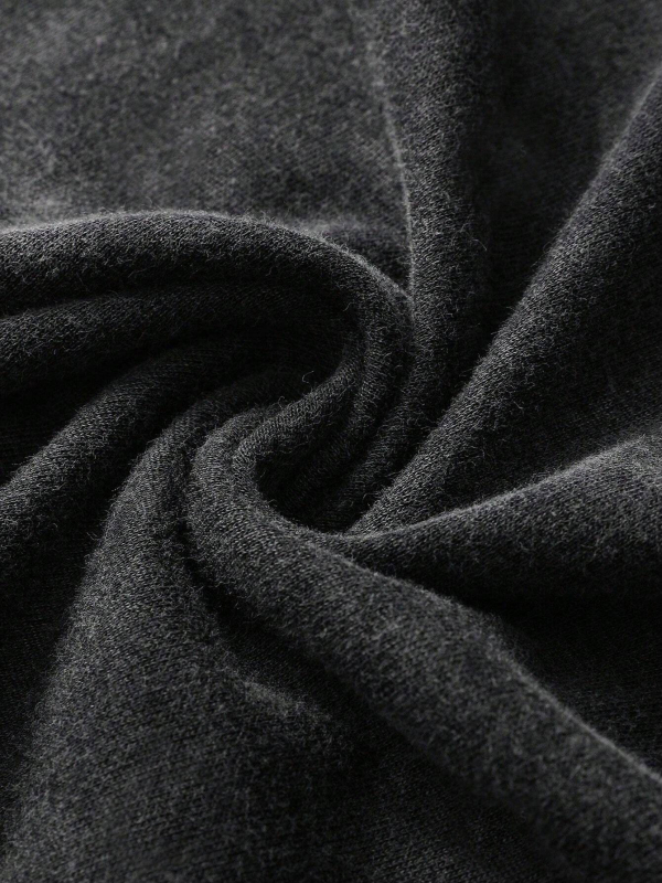 Moteriški marškinėliai su kaukolės raštu – apvali kaklo linija, Flat Cloth audinys, 36% poliesteris, 2025 m. pavasaris