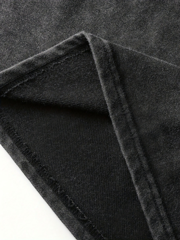 Moteriški marškinėliai su kaukolės raštu – apvali kaklo linija, Flat Cloth audinys, 36% poliesteris, 2025 m. pavasaris