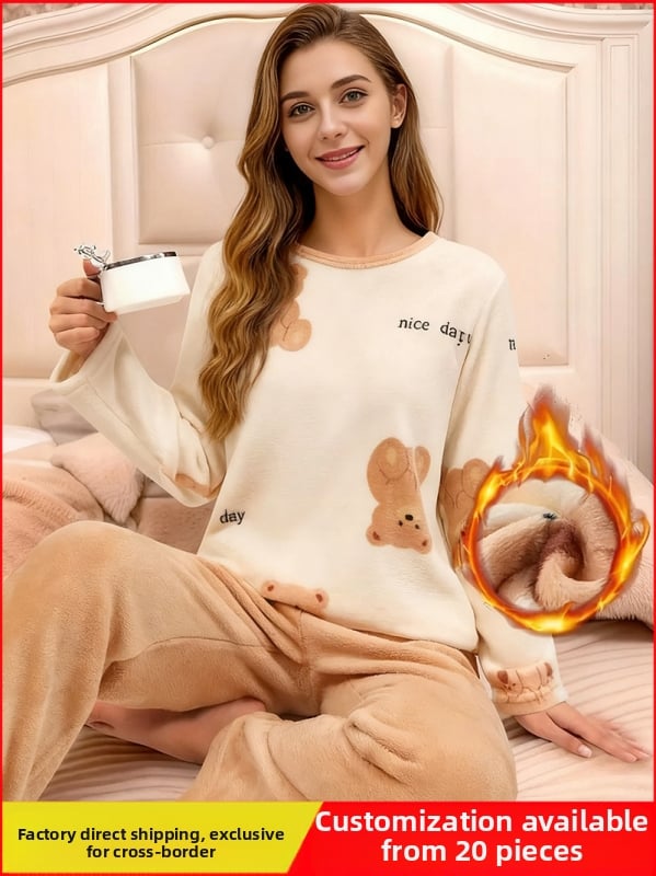 Miego komplektas su lokio atspaudų ir karikatūrų motyvu, ilgomis rankovėmis viršutinis drabužis ir ilgos kelnės, flanelės audinys, 95% poliesteris