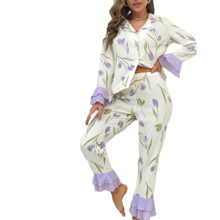 Pižamų komplektas su kardiganu, lengvas audinys, V kaklo, 3/4 rankovės, cropped kelnės, gėlių patchwork