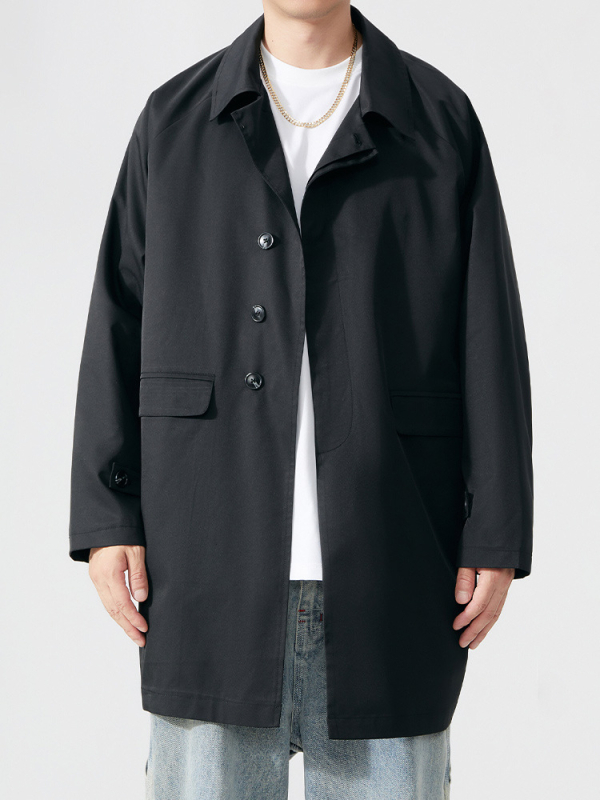 Férfi középhosszú vízálló trench kabát Turn-Down gallérral, elöl egy sor gombbal záródás, 100% poliészter szövet és bélés, laza szabás, őszi viselet