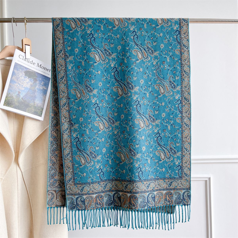 Šalikas su etnine stilistika ir siuvinėjimu su kutais, storesnis variantas (Warp Knitting; Imitation Core-Spun Yarn; Self-Heating; Winter; Jacquard)