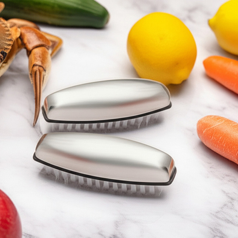 304 nerūsējošā tērauda tīrīšanas suka aromātu noņemšanai, divkārša pielietojuma – roku un augļu/dārzeņu tīrīšanai, virtuves masāžas suka