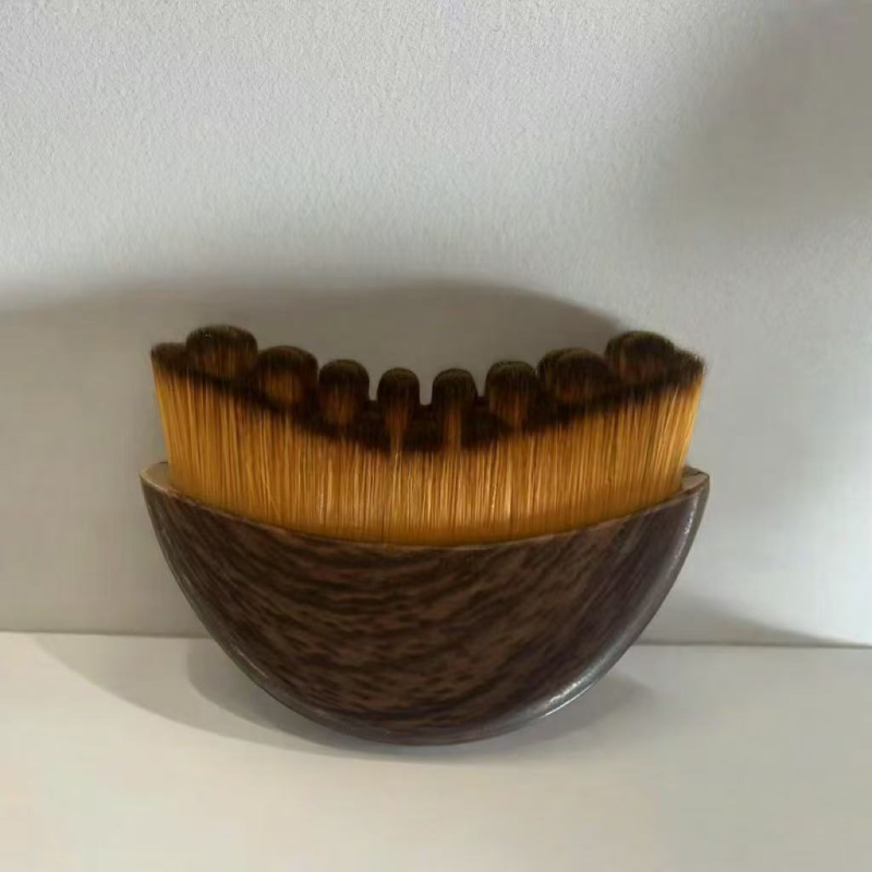 Limfātiska kontūra sejas suka – 1 gab., sintētiskas šķiedras, koka rokturis, kastē iepakots iepakojums, izcelsmes vieta: Wenzhou