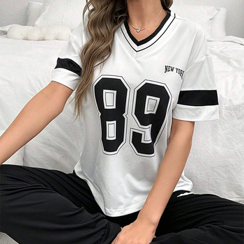 Moteriškas pižamų komplektas – Milk Silk poliesteris (95%/5% elastanas), apvalaus kaklo puloverio viršus su 3/4 rankovėmis ir kelnės, lengvas kvėpuojantis naktinis rūbas