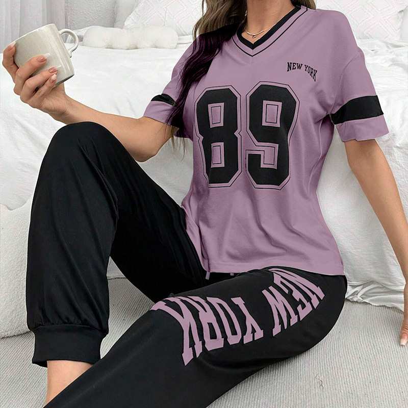 Moteriškas pižamų komplektas – Milk Silk poliesteris (95%/5% elastanas), apvalaus kaklo puloverio viršus su 3/4 rankovėmis ir kelnės, lengvas kvėpuojantis naktinis rūbas