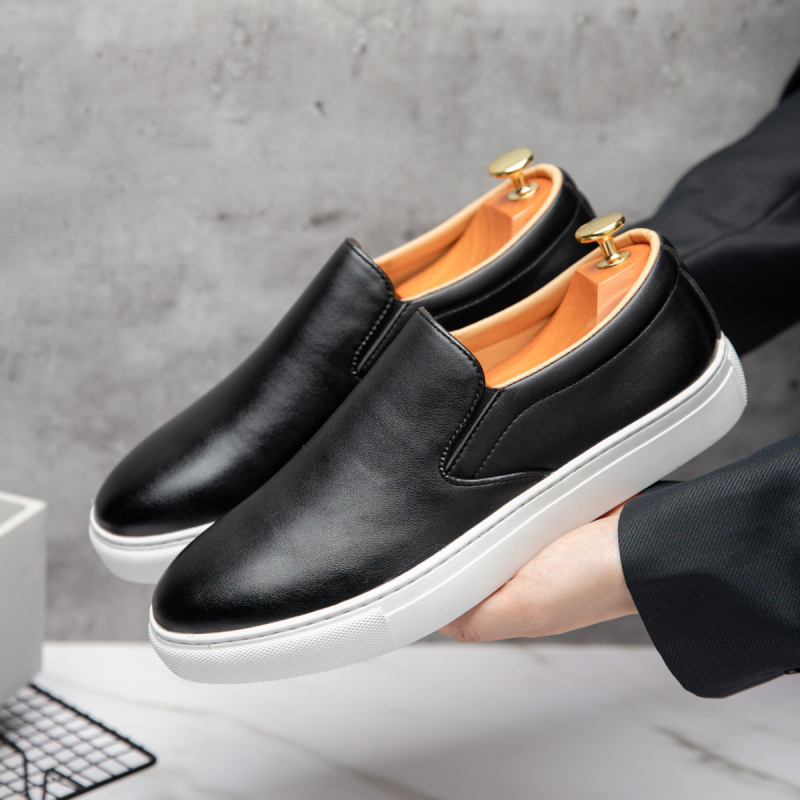 Muške slip-on loaferice – ravna potplata, gornji dio od mikrovlakna, PU ulošak, kožni vrh prstiju