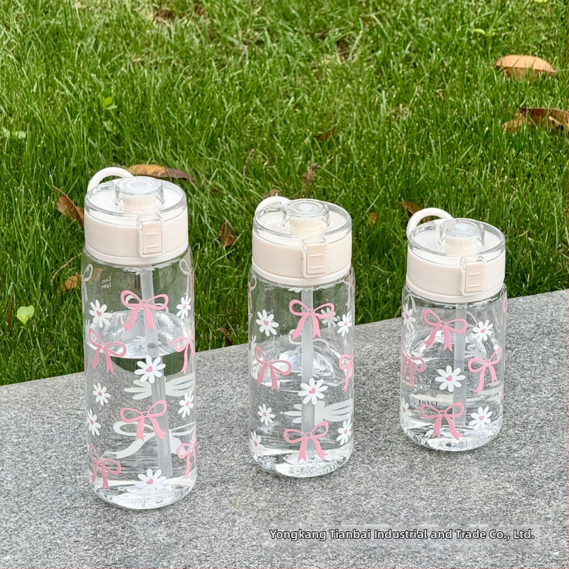 Пластмасова чаша за вода, голям капацитет, модерен минималистичен стил, принт с маргаритка, герметично запечатана и против протичане