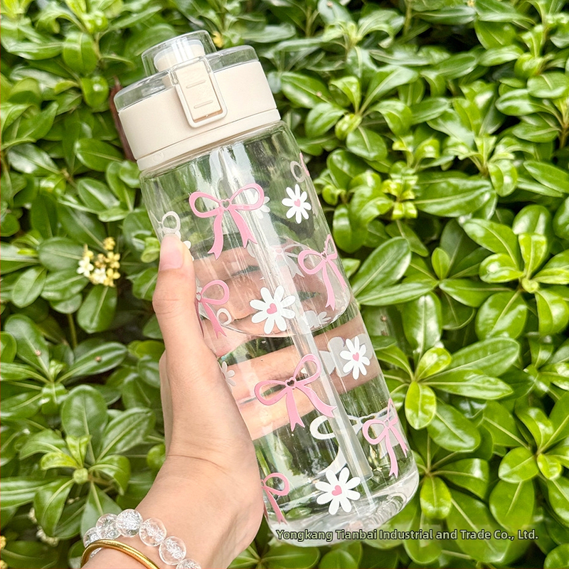 Plastična čaša za vodu, velika kapaciteta, moderni minimalistički dizajn, otisak margarete, vodonepropusna i otporna na curenje