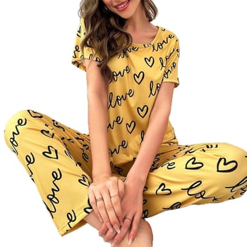 Moterų dviejų dalių pižamos komplektas su meilės raštu, iš Milk Silk audinio, viršus su trumpomis rankovėmis ir kelnės, patogus namų drabužiai