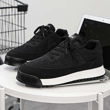 Casual muške tenisice tip Dad Shoes – gornji dio od dvostruke kože i tekstila, kožna unutrašnjost, gumeni potplat, vezanje, okrugli vrh