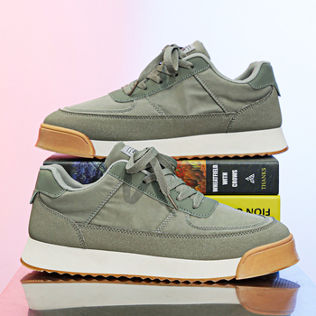 Casual muške tenisice tip Dad Shoes – gornji dio od dvostruke kože i tekstila, kožna unutrašnjost, gumeni potplat, vezanje, okrugli vrh