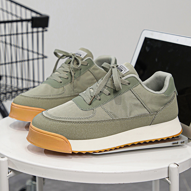 Casual muške tenisice tip Dad Shoes – gornji dio od dvostruke kože i tekstila, kožna unutrašnjost, gumeni potplat, vezanje, okrugli vrh