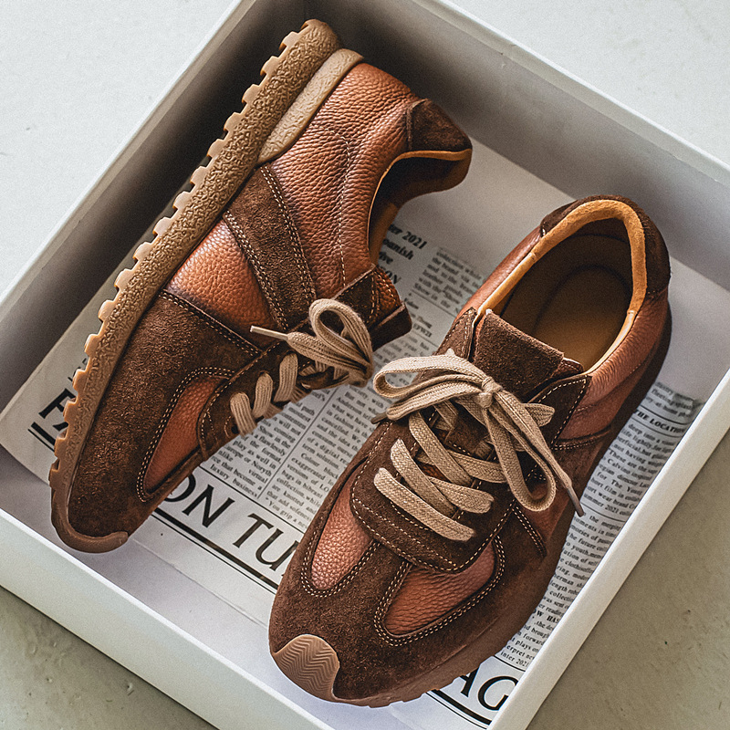 Vīriešu loaferi no pirmās kvalitātes ādas, vasarai, ar asu purnu, ar šņorēm, retro sporta stila