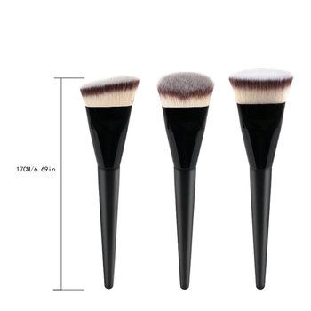 Fundamentāla kosmētikas suka ar koka rokturi un sintētiskām sariem; galvas: divpusēja slīpēšana (beveled), plakana galva, plakanais slīpums, apaļā galva; kopējais garums 17 cm, matu garums 3 cm