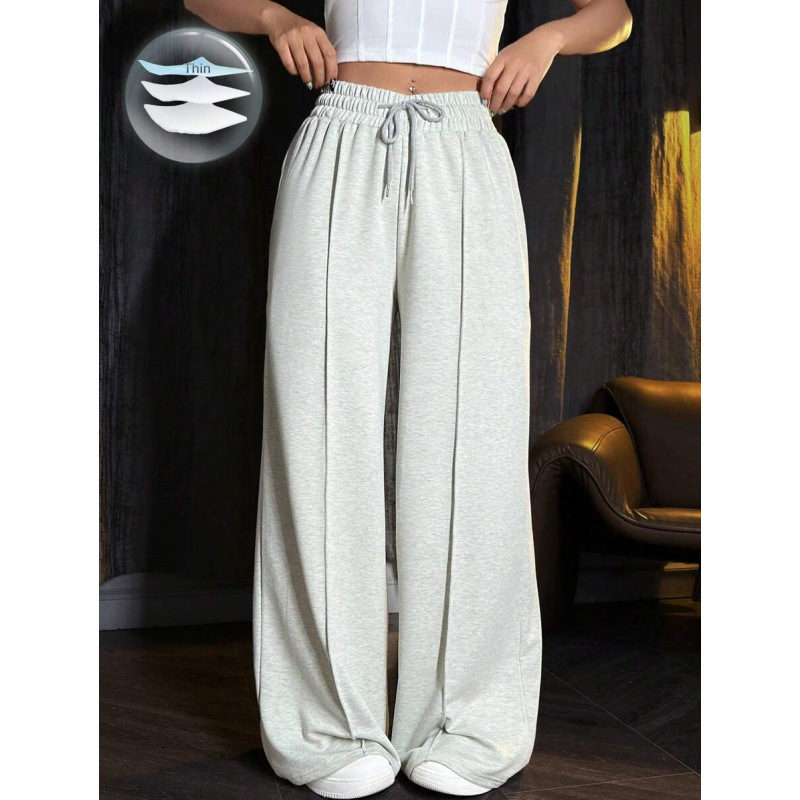 Z 91560 Brīvas pieguļošas sporta bikses ar auklu, pieguļošs siluets, aizdare ar trim rindām pogu, galvenais audums: acetāta šķiedra, četri gadalaiki, vasara 2023