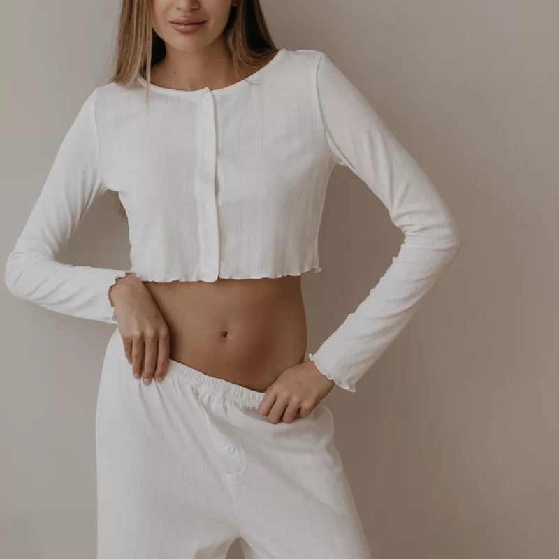 Kokvilnas trikotāžas komplekts ar garām piedurknēm un biksēm, vidēja biezuma 201–250 g/m², apaļš kakla izgriezums, rudens-ziema