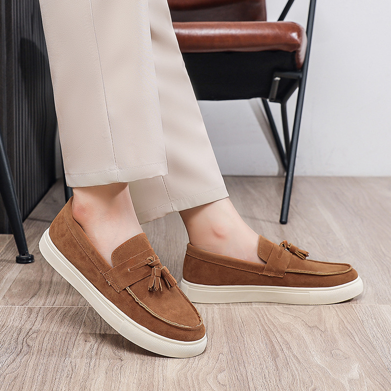 Vīriešu slip-on ikdienas kurpes — PU augšpuse, PVC zole, vieglas, apaļa purngala, injekcijas veidota zole