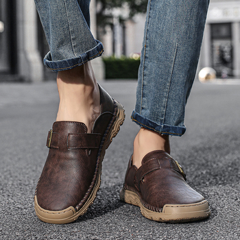 Vyriniai slip-on bateliai iš PU odos, rankų siūtos detalės, grūdėta oda, gumos padas, apvali nosis