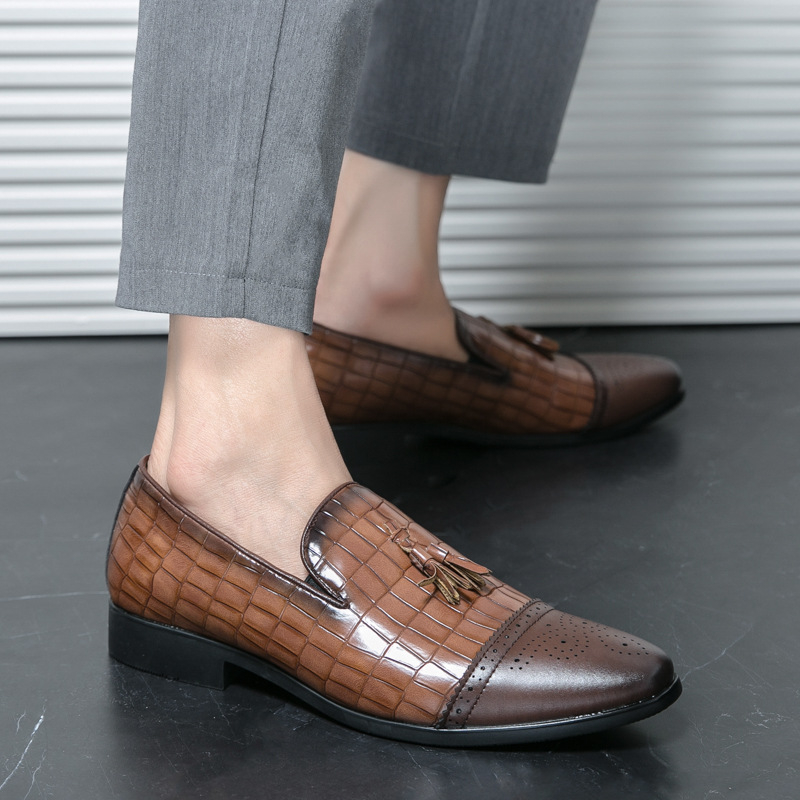 Ανδρικά casual δερμάτινα παπούτσια με μυτερό δάχτυλο, χαμηλό ύψος, PU επάνω, καουτσούκ σόλα