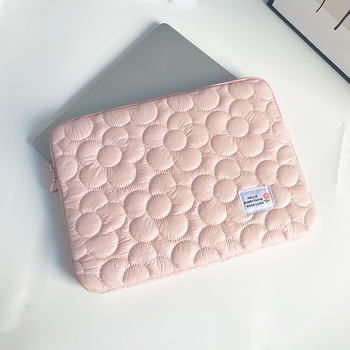 Portatīvā datora soma – ultra viegla, triecienizturīga, salokāma; ārējais materiāls: neilons, iekšējā odere: poliesters, ziedu raksts, sievietēm piemērots stils