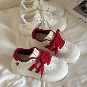 Sieviešu slip-on loaferi – augšdaļa no sintētiskas ādas, gumijas zole, zems profils, PU iekšējā zole