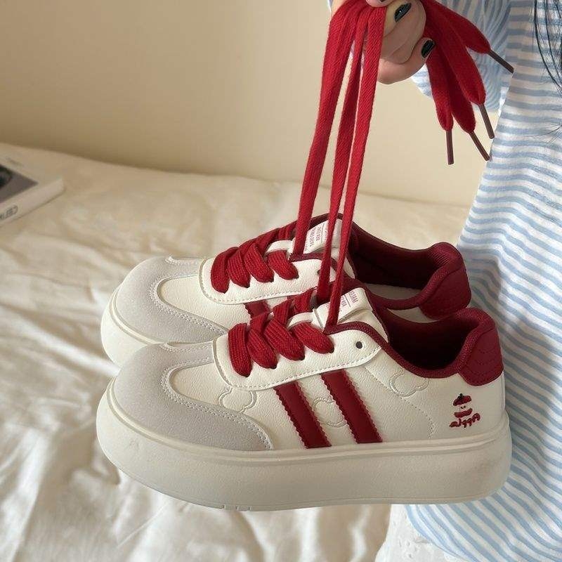 Sieviešu slip-on loaferi – augšdaļa no sintētiskas ādas, gumijas zole, zems profils, PU iekšējā zole