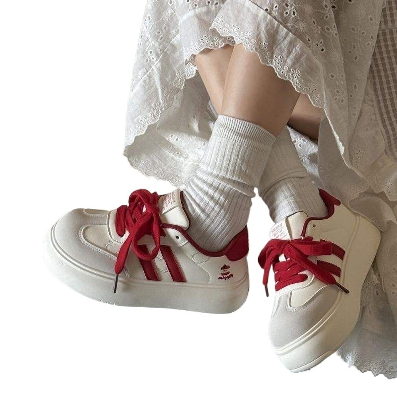 Sieviešu slip-on loaferi – augšdaļa no sintētiskas ādas, gumijas zole, zems profils, PU iekšējā zole