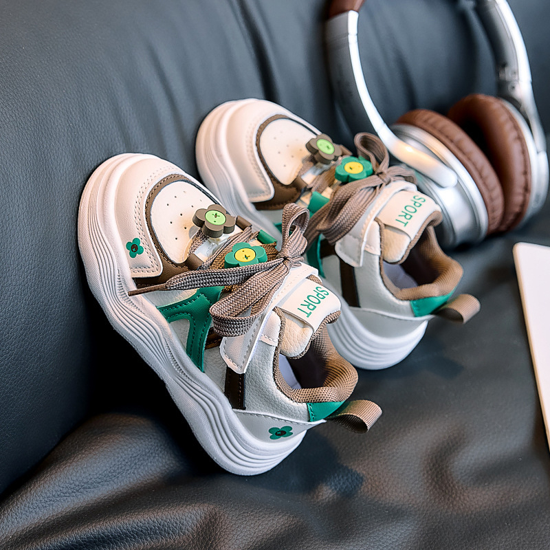 Bērnu zemie sporta apavi, Korejas stilā, mīksta zole, pretslidēšana, elpojoši, Velcro aizdare, karikatūru dizains, vecums 4–12 gadi