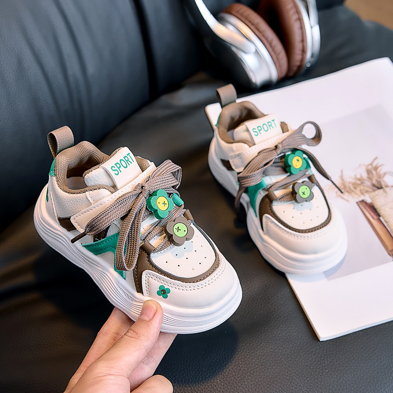 Bērnu zemie sporta apavi, Korejas stilā, mīksta zole, pretslidēšana, elpojoši, Velcro aizdare, karikatūru dizains, vecums 4–12 gadi