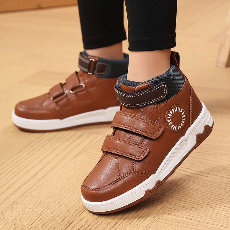 Chlapčenské tenisky s vysokým zvrškom | PU zvršok, gumová podrážka, zapínanie na suchý zips, nepremokavé a protišmykové (PU zvršok, gumová podrážka, zapínanie na suchý zips, nepremokavé, protišmykové)