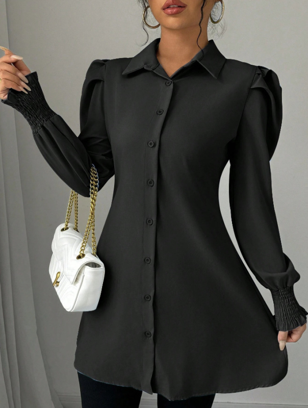 Marškiniai su ilgomis rankovėmis, poliesterio audinys su keturių krypčių elastumu, laisvas kirpimas, turn-down apykaklė, sagų užsegimas vienoje eilėje