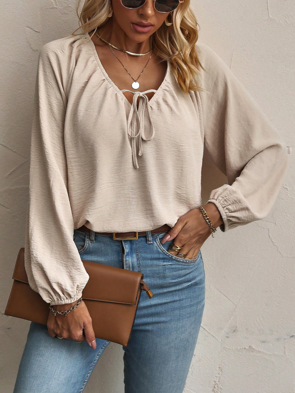 Šifono palaidinė su laisva kirpimo linija, ilgos rankovės, V kaklas, raglan rankovės, poliesterio-spandekso mišinys (90–95% poliesterio, <30% spandekso), vienos spalvos, megztinio stiliaus